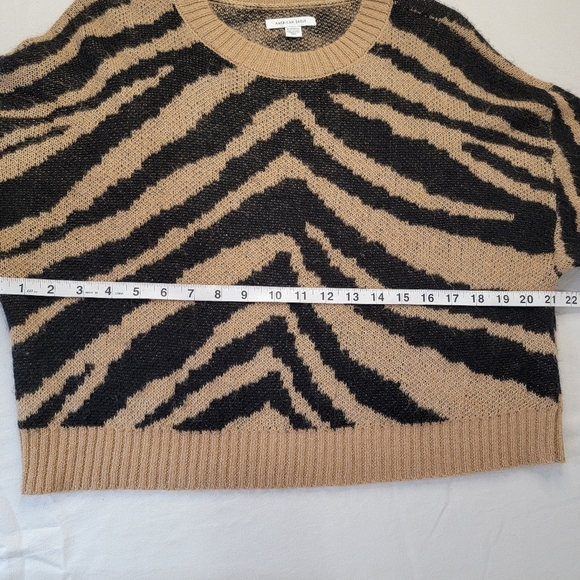 American Eagle Sweater Tan Black Tiger Animal Print Fuzzy Wool Blend Cropped XS - Picture 8 of 13
